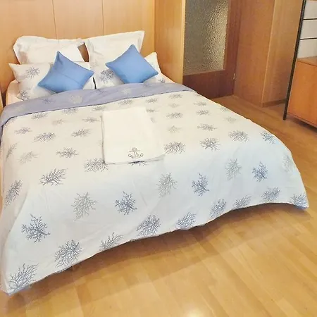 Fantastic Modern With Large Private Terrace Apartment *