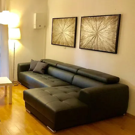 Fantastic Modern With Large Private Terrace Apartment *